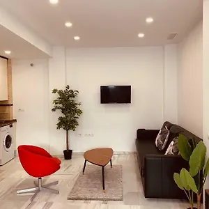 https://la-casa-de-adolfo.hotelsincadiz.net